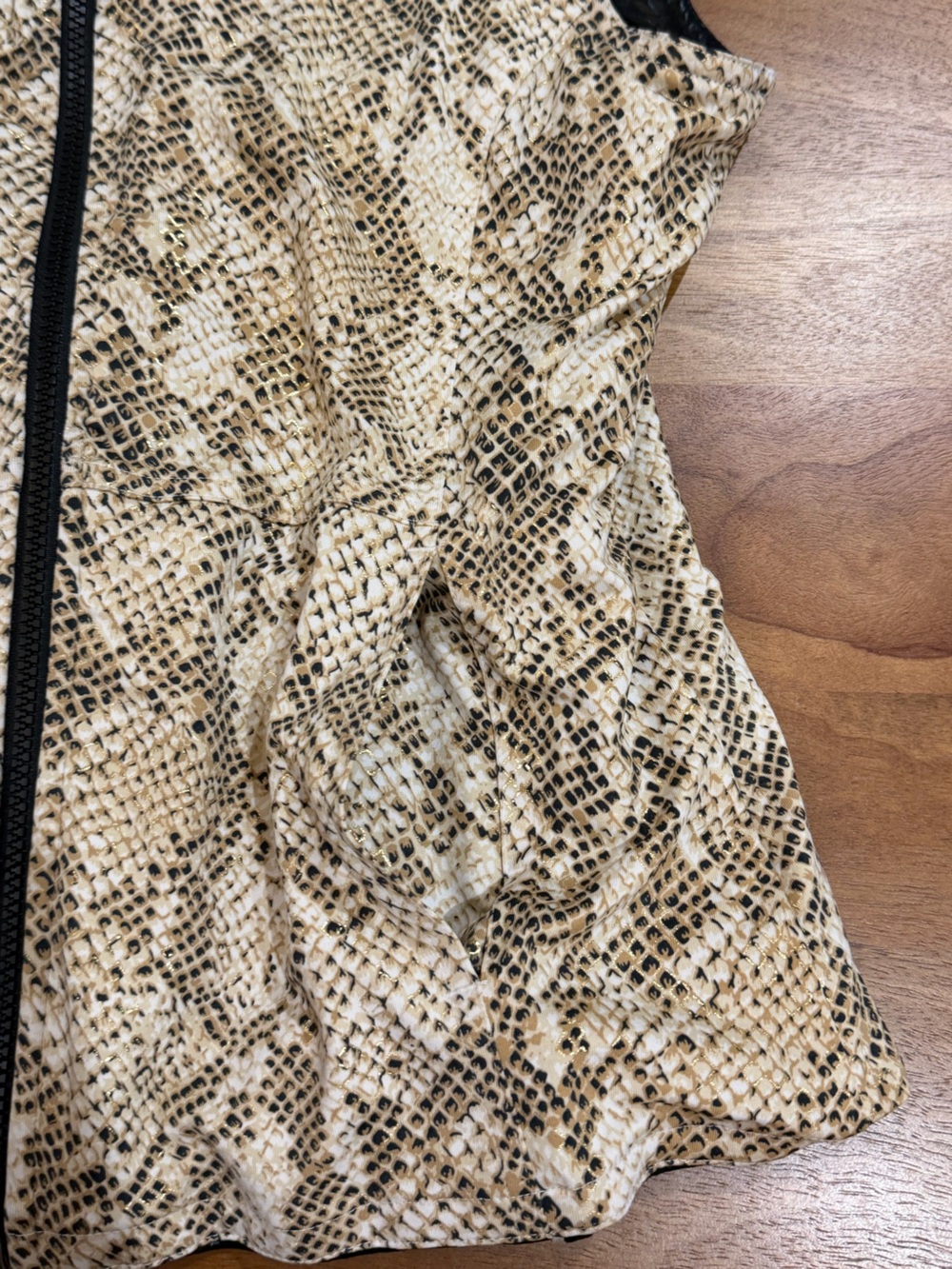 Tail Reversible Snakeskin Print Sleeveless Zip-Up Vest in Beige & Black - Small - Picture 5 of 11